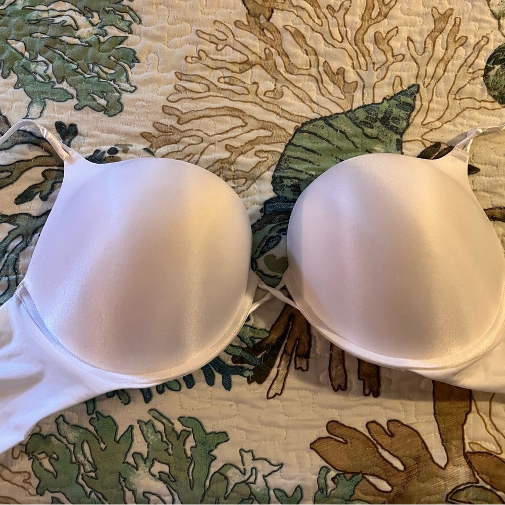 Victoria's Secret White Seamless Bra Intimates